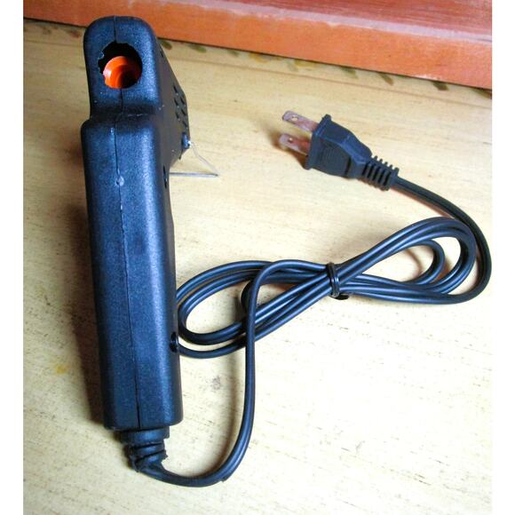 Premier Electric Glue Gun Black with Two Starter Glue Sticks Craft Projects Tool - Picture 3 of 4